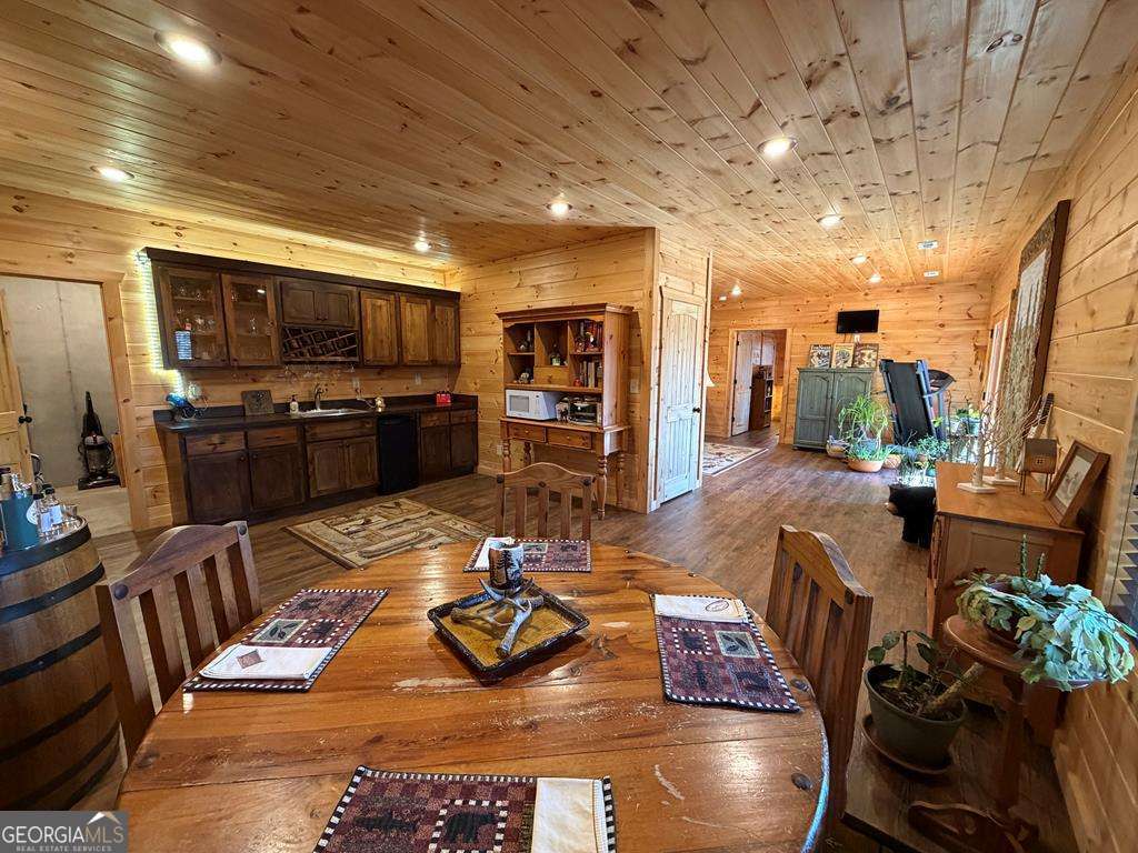 740 Highland Gap Mineral Bluff GA 30559