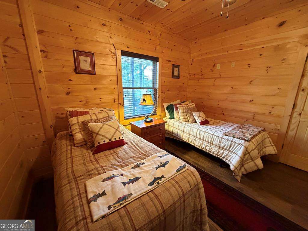 740 Highland Gap Mineral Bluff GA 30559