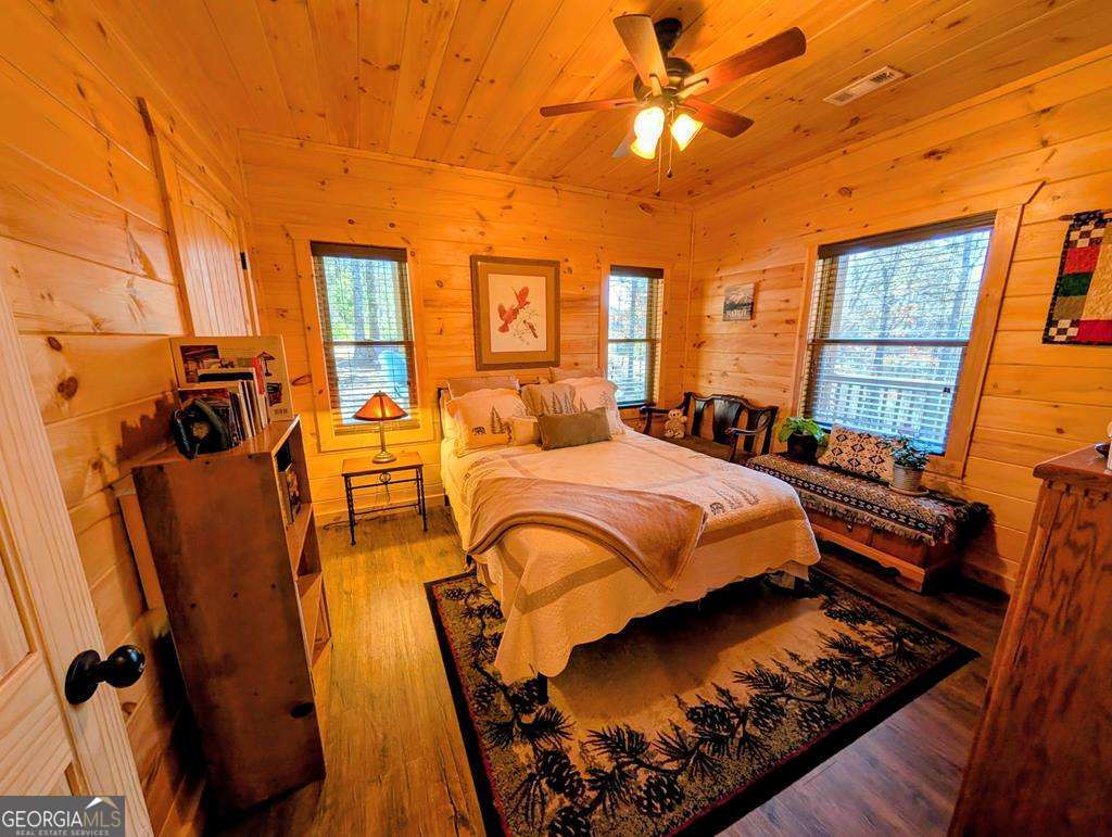740 Highland Gap Mineral Bluff GA 30559