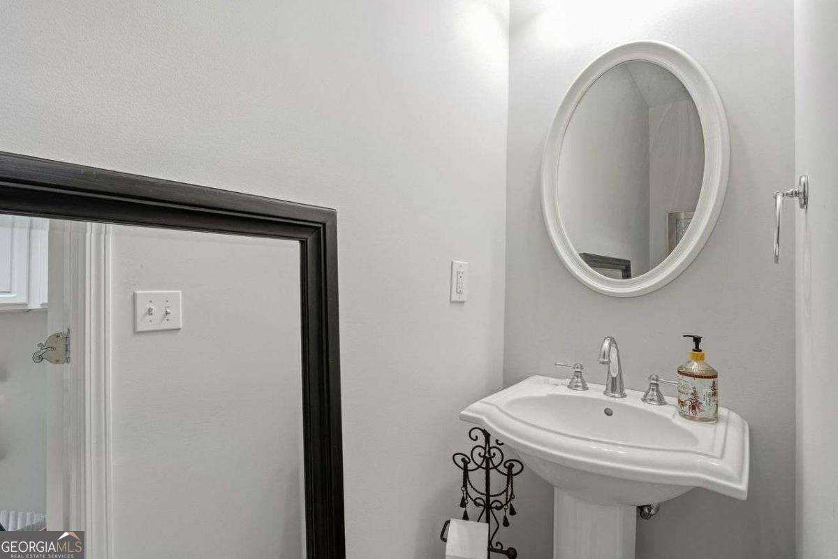 2852 Overlook Court NE Atlanta GA 30324