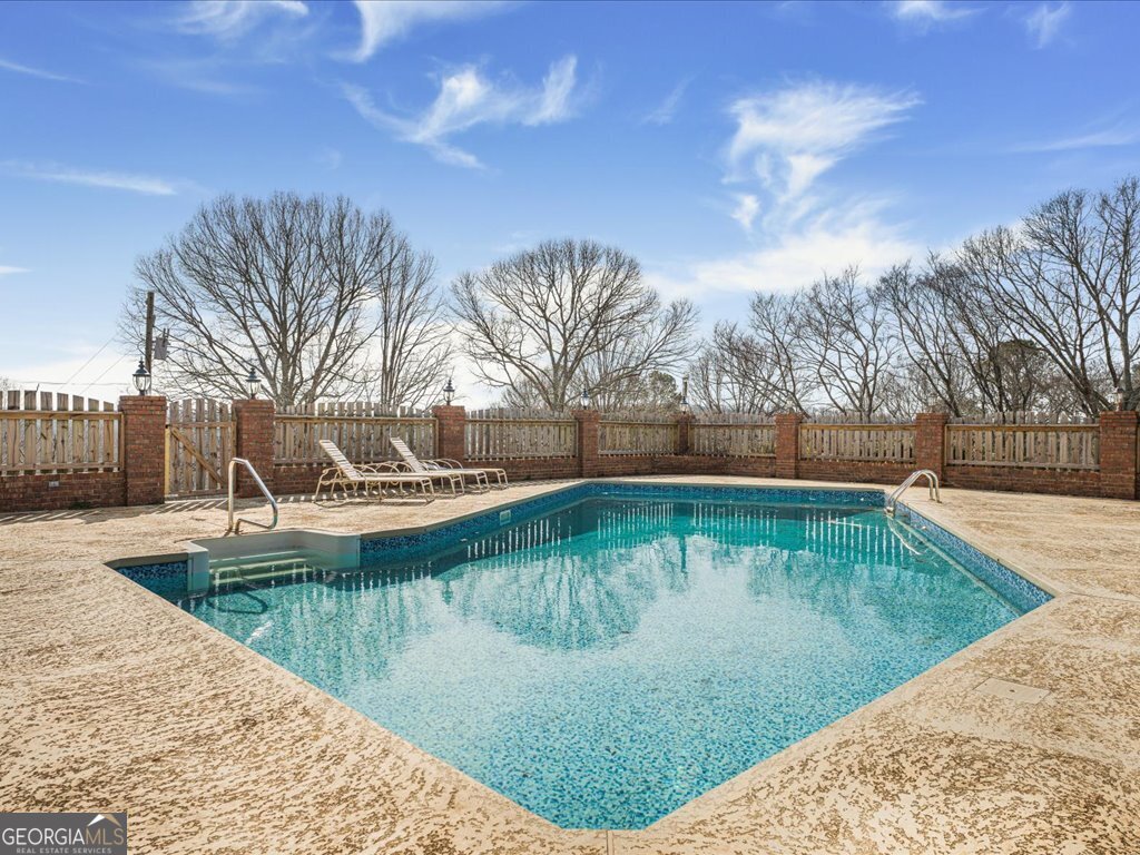 652 Mccready Drive Dallas GA 30157