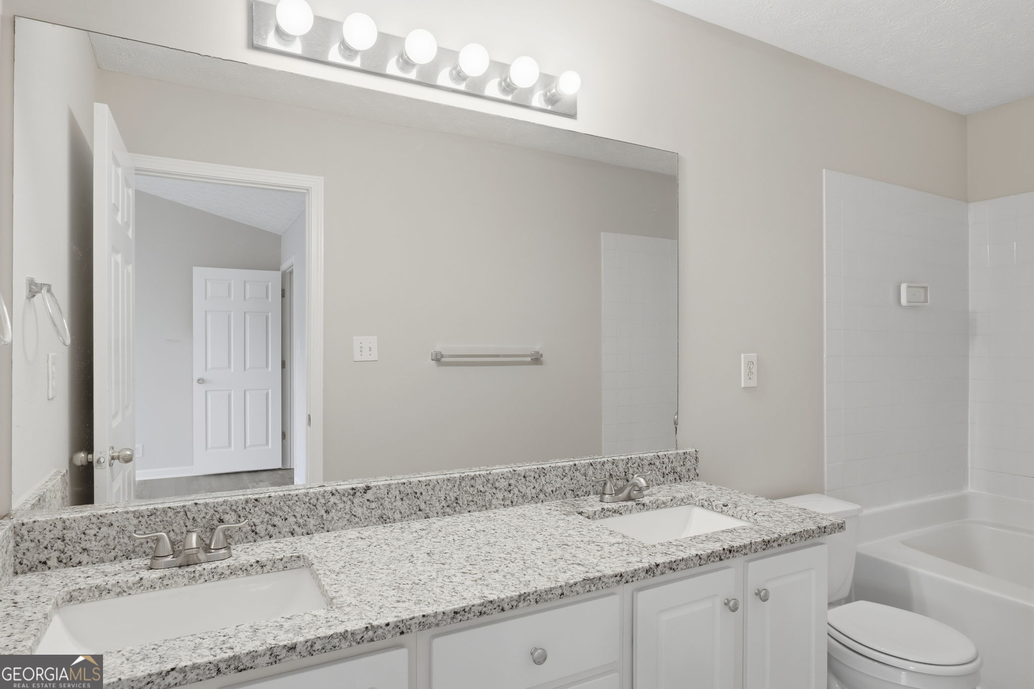 4210 Oakwood Road Oakwood GA 30566