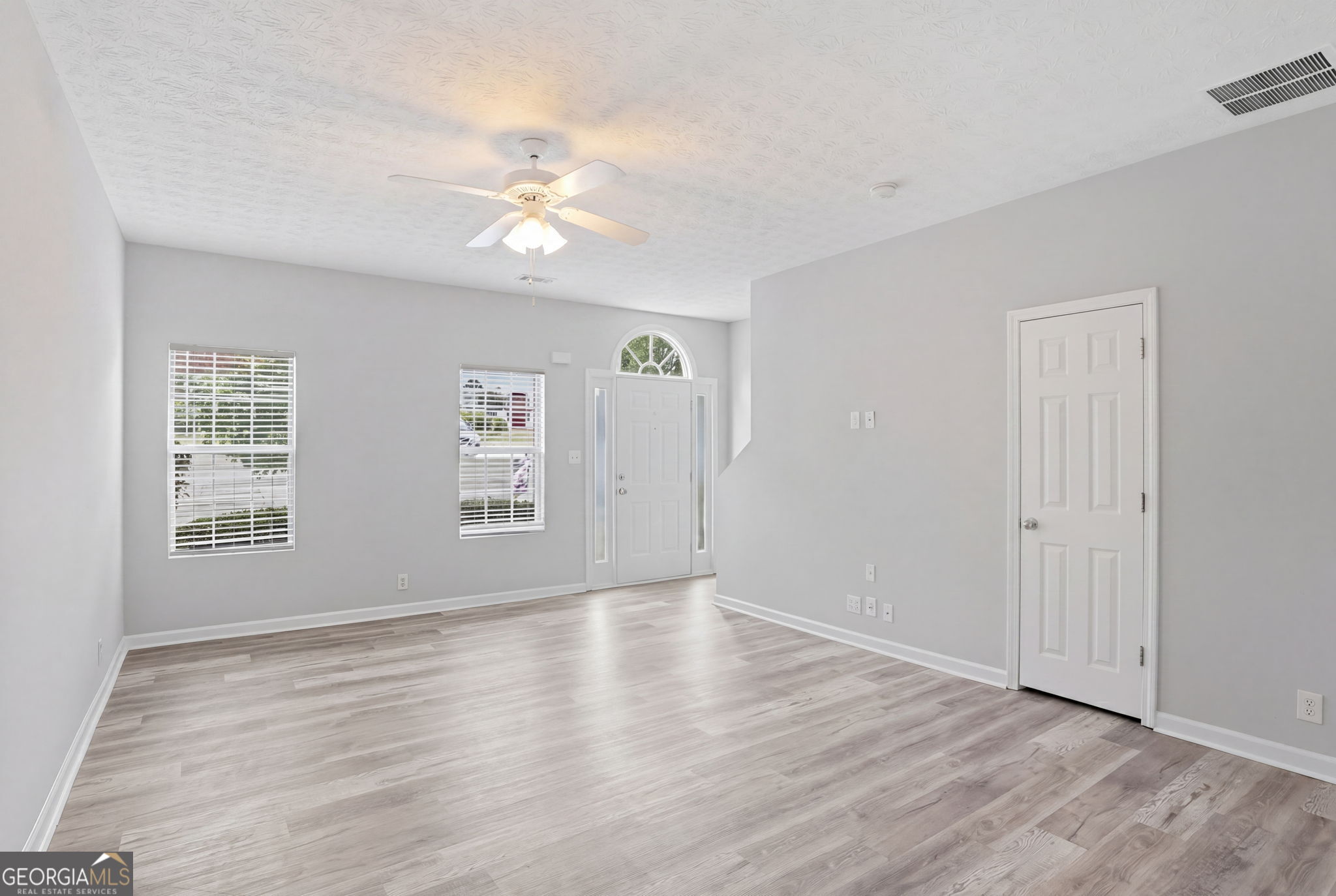 4210 Oakwood Road Oakwood GA 30566