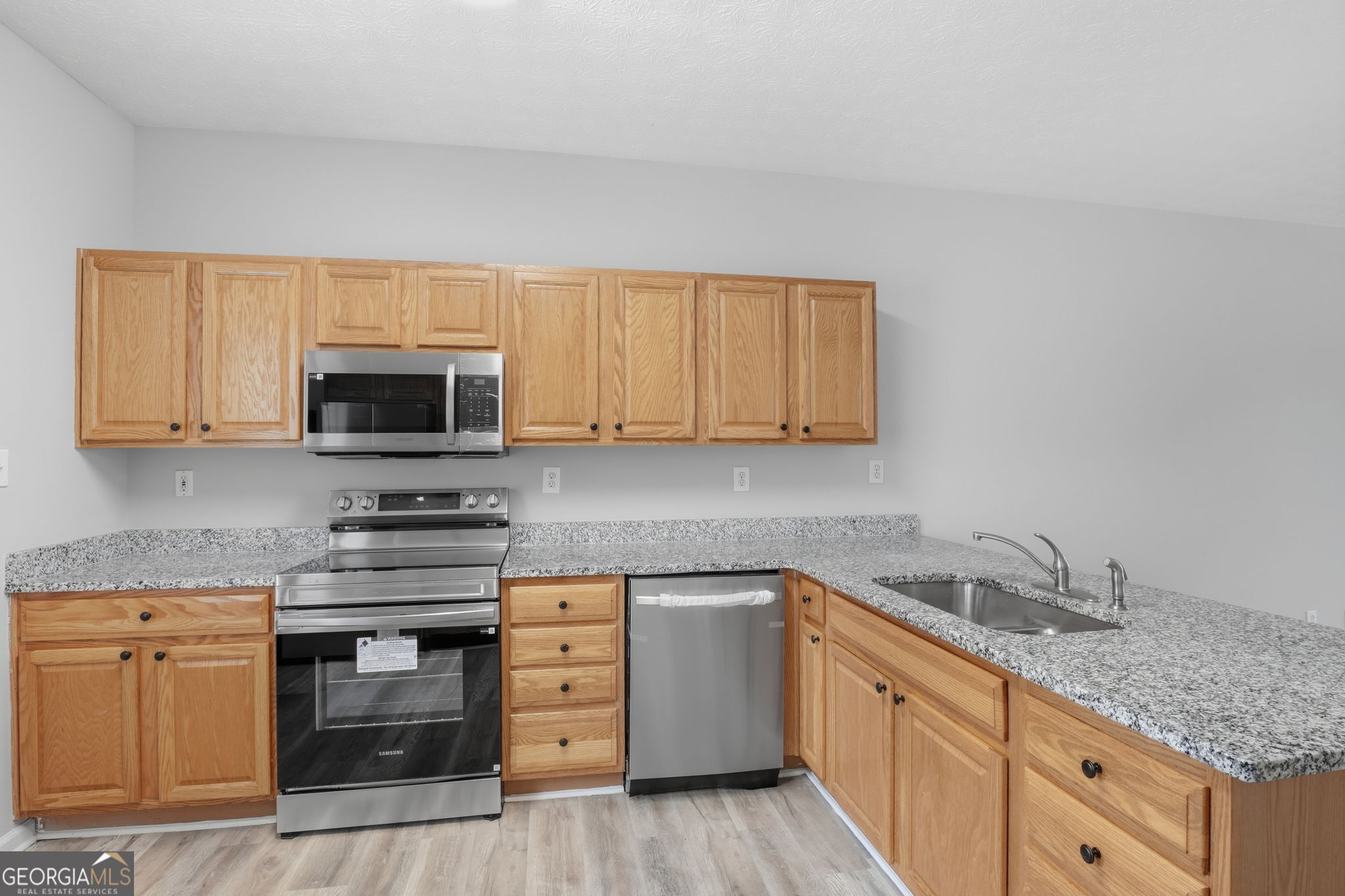 4210 Oakwood Road Oakwood GA 30566