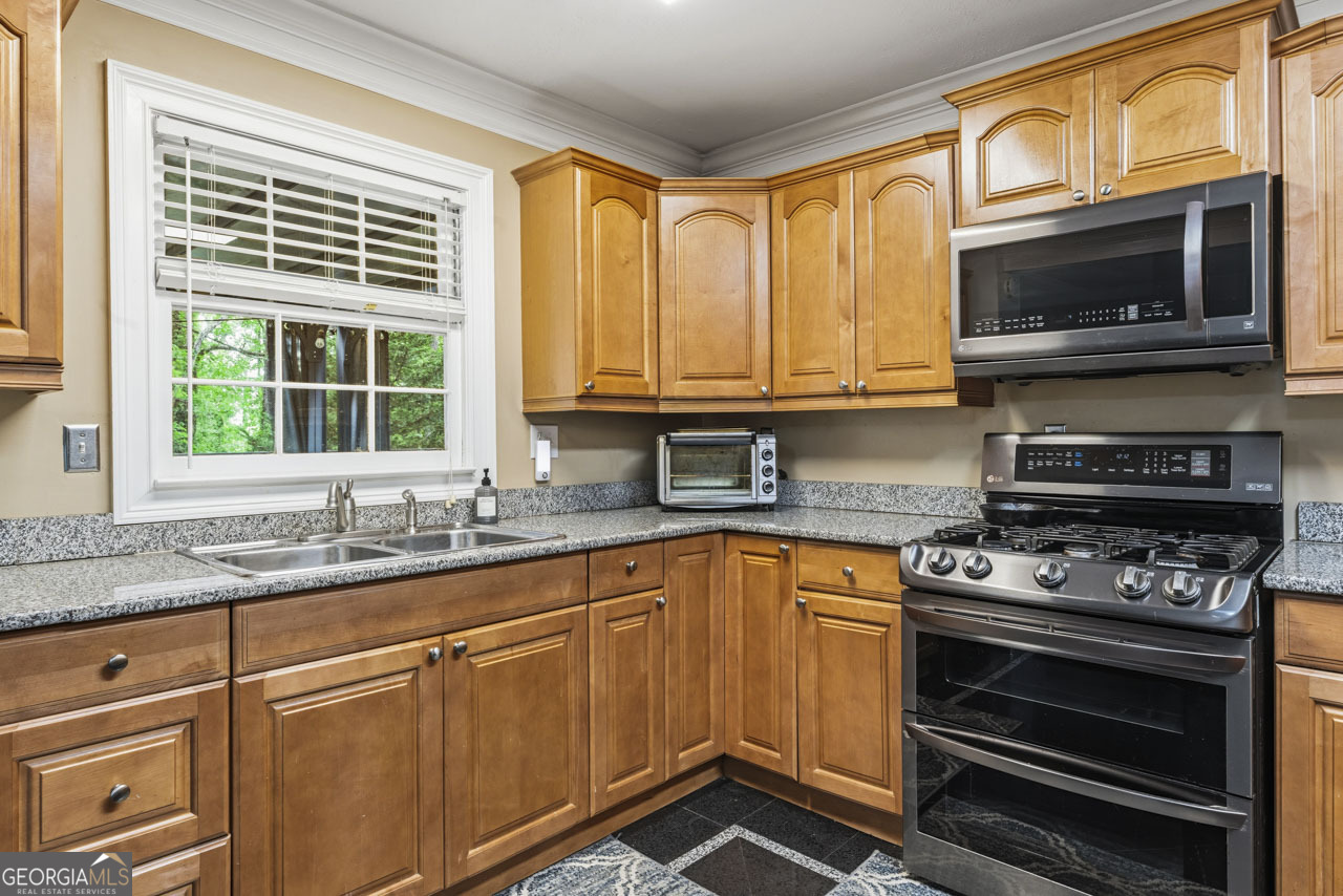 3499 Prince George Street East Point GA 30344