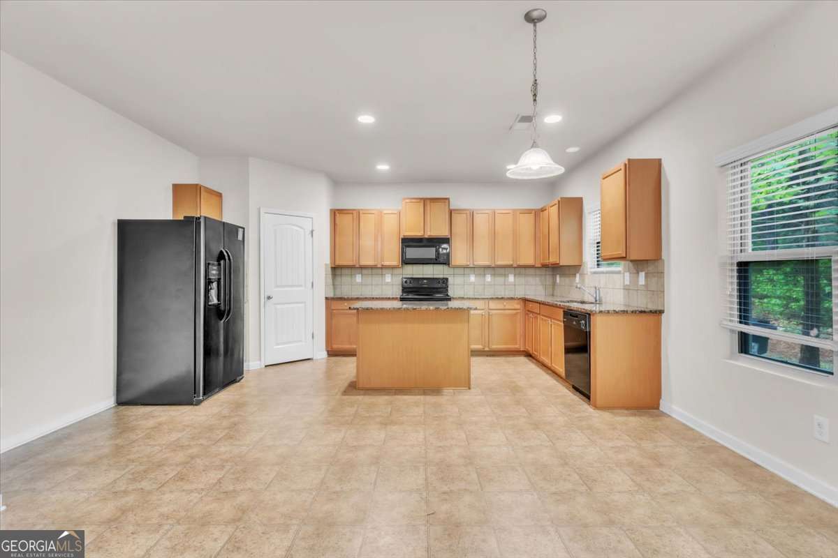 5615 Wisbech Way Atlanta GA 30349