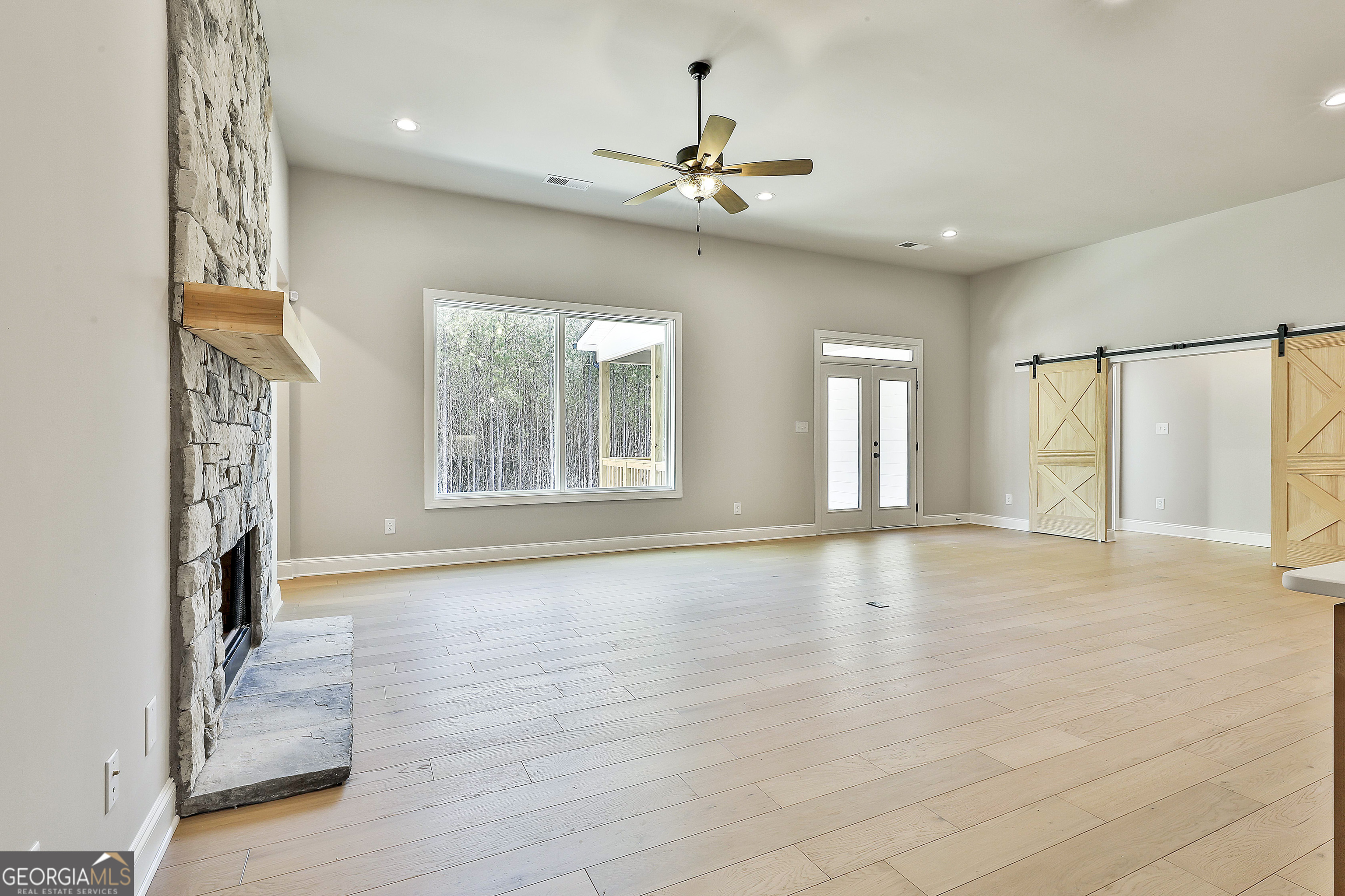 16 Nelson Way Williamson GA 30292