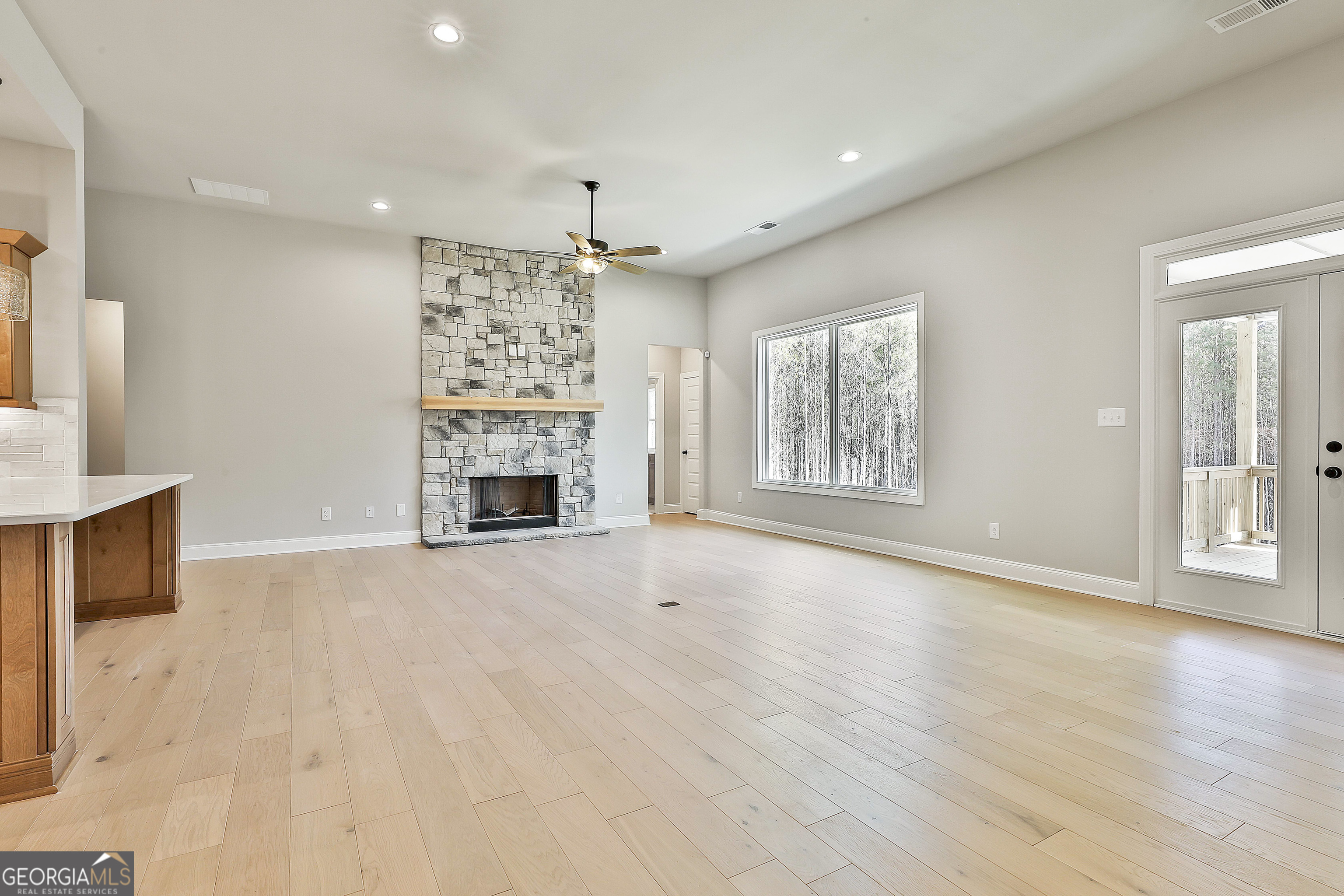 16 Nelson Way Williamson GA 30292