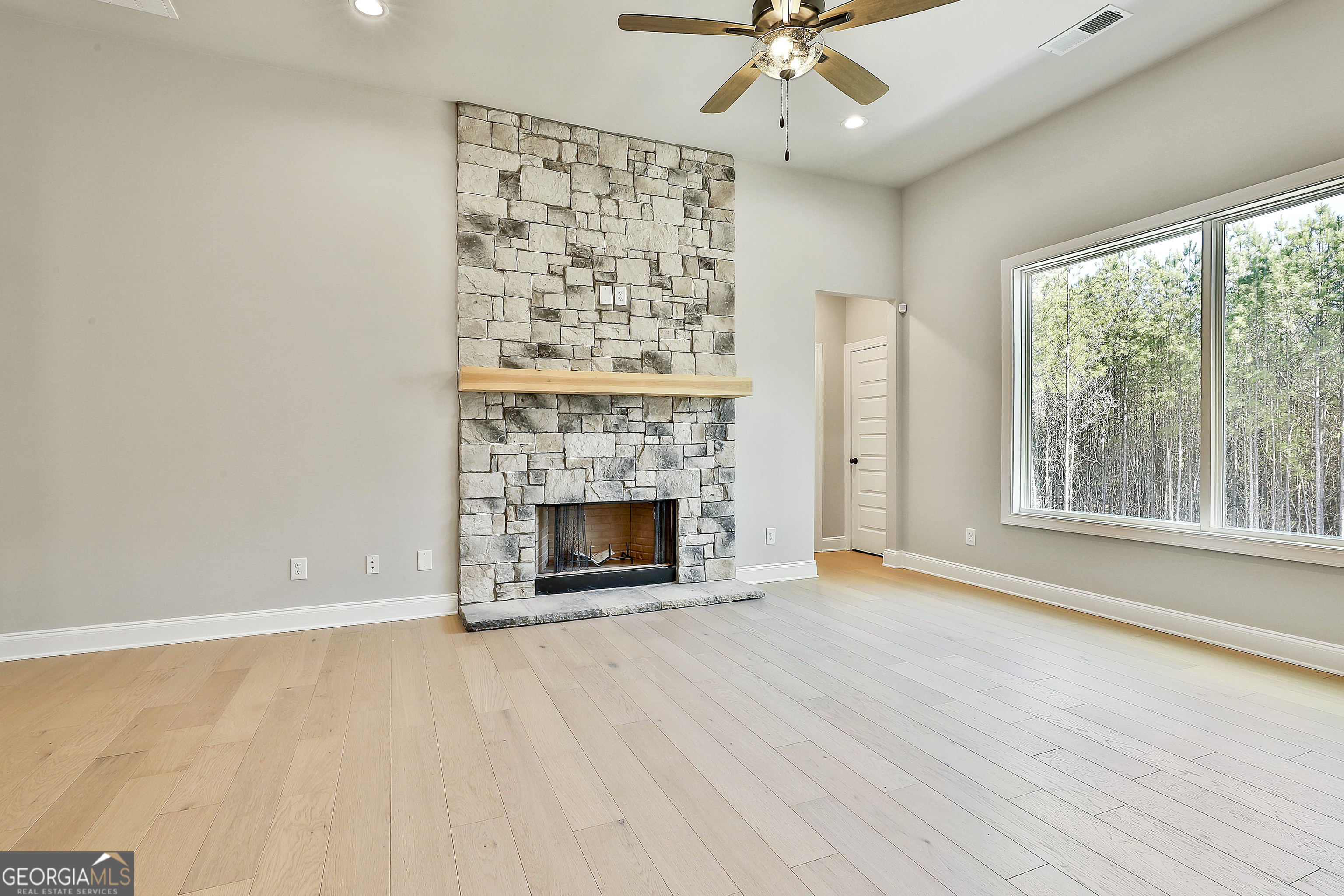 16 Nelson Way Williamson GA 30292