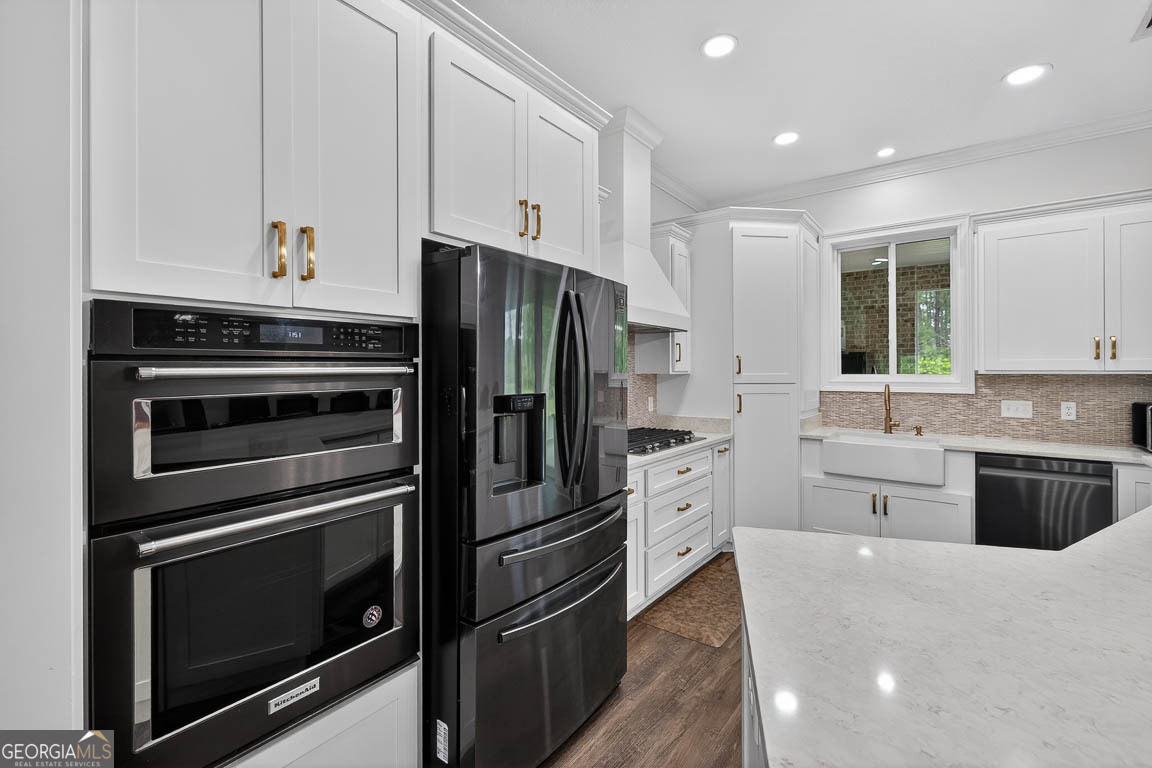 211 Sanford Drive Waverly GA 31565
