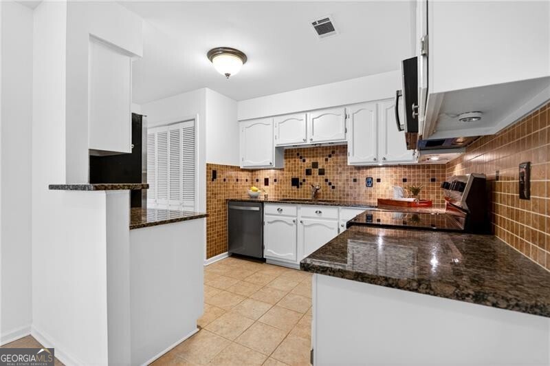 4590 Village Oaks Circle Dunwoody GA 30338