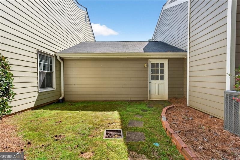 4590 Village Oaks Circle Dunwoody GA 30338