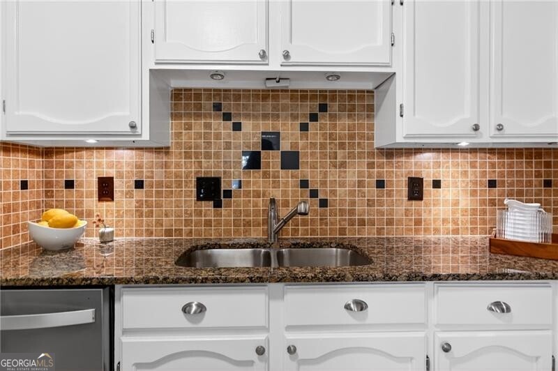 4590 Village Oaks Circle Dunwoody GA 30338