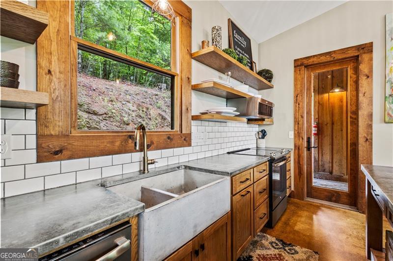 2745 Galloway Road Blue Ridge GA 30513