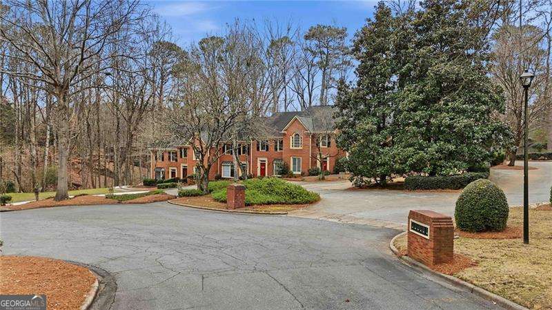137 Weatherburne Drive Roswell GA 30076