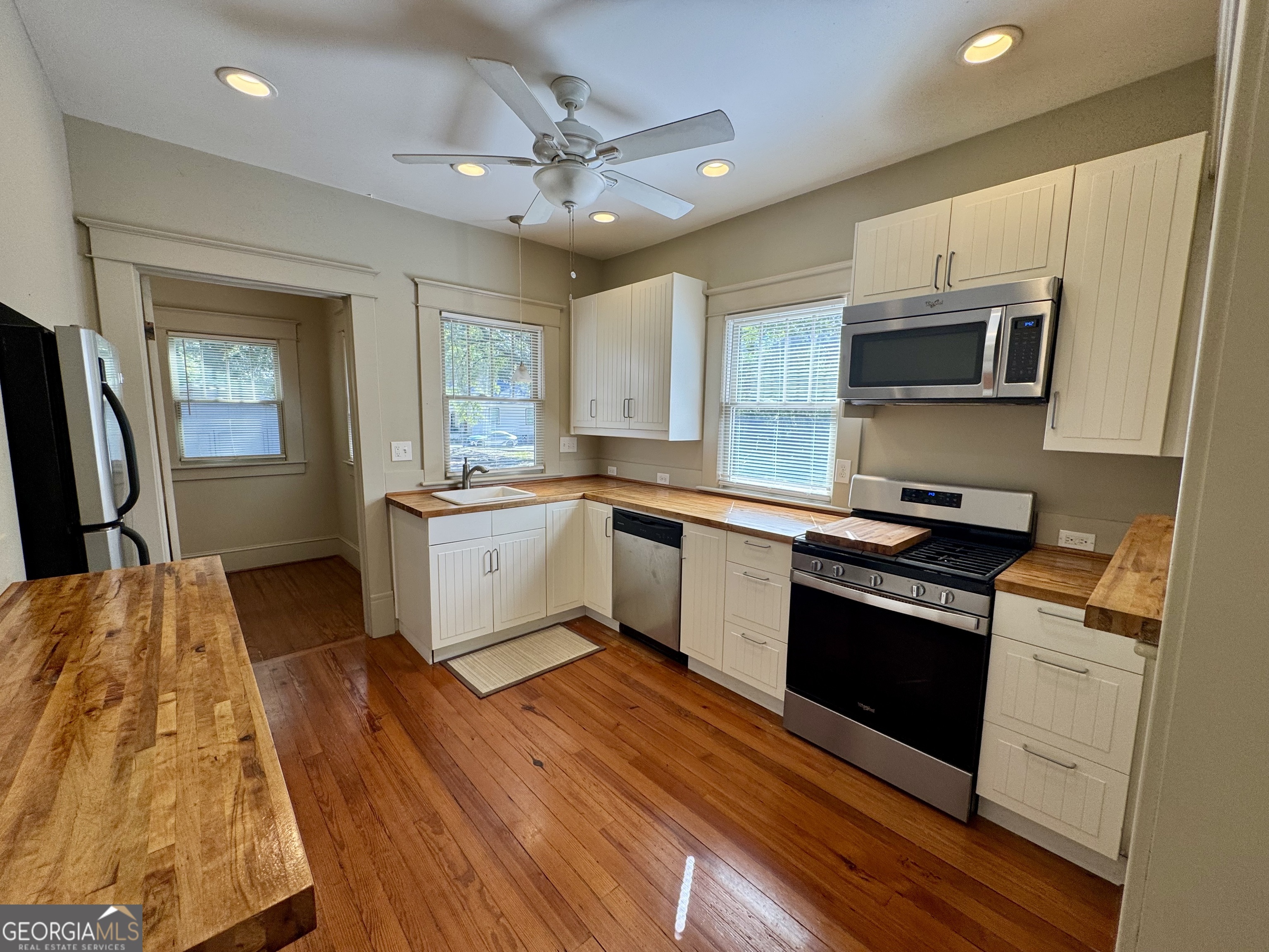2482 Maple Street East Point GA 30344
