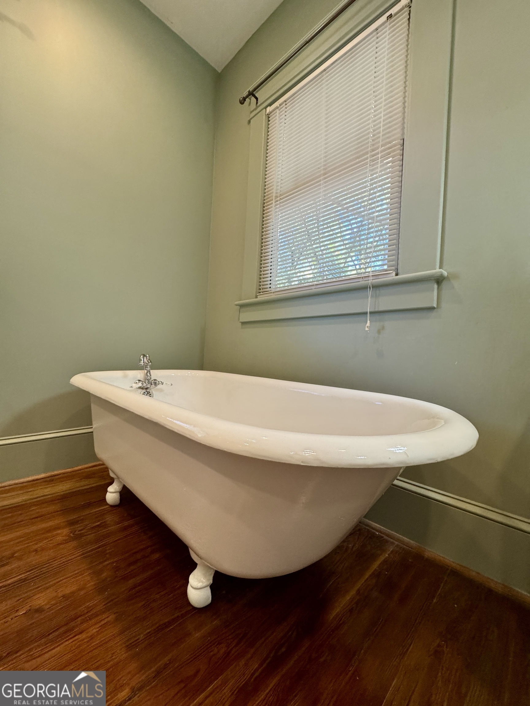 2482 Maple Street East Point GA 30344