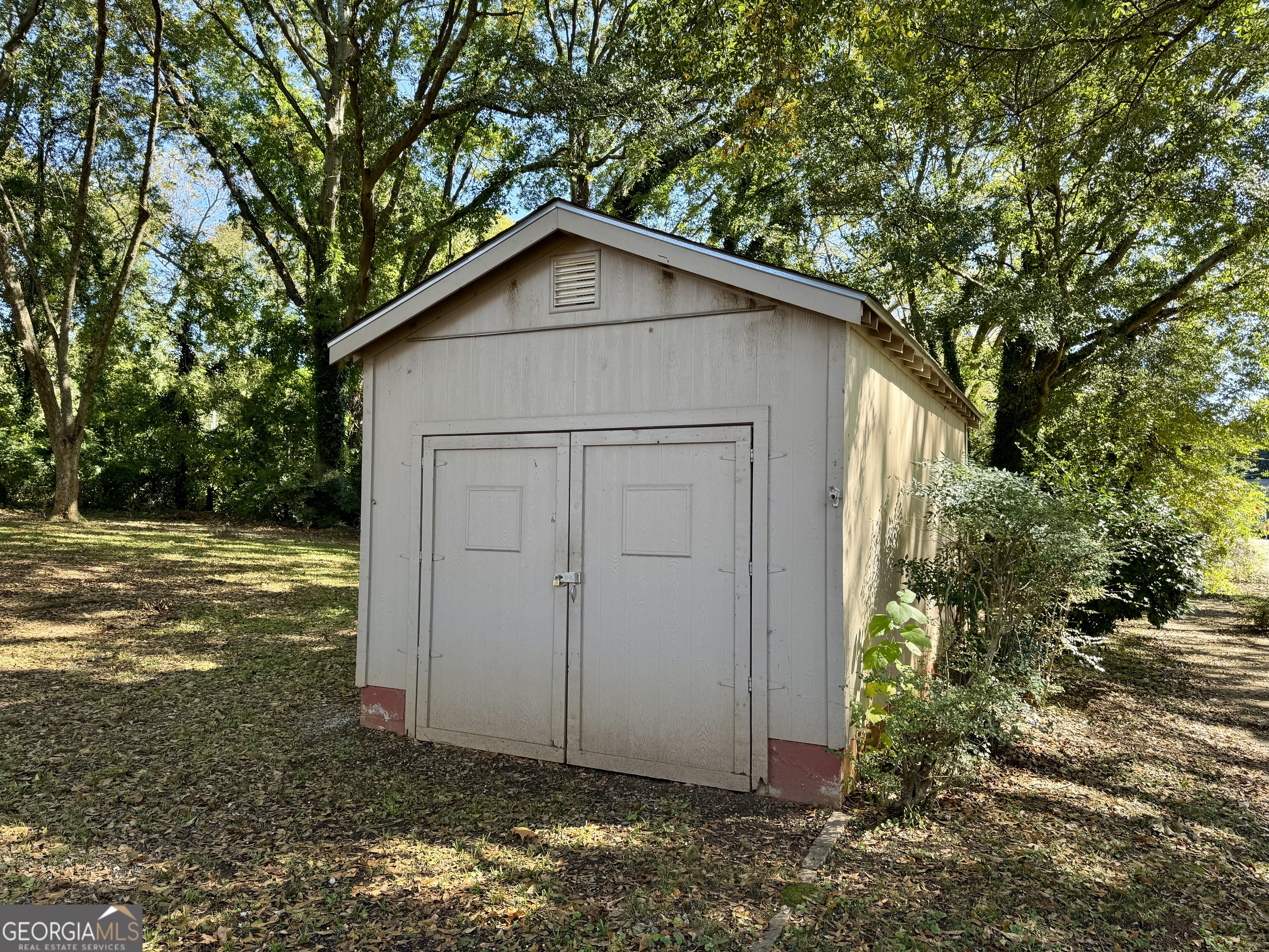 2482 Maple Street East Point GA 30344