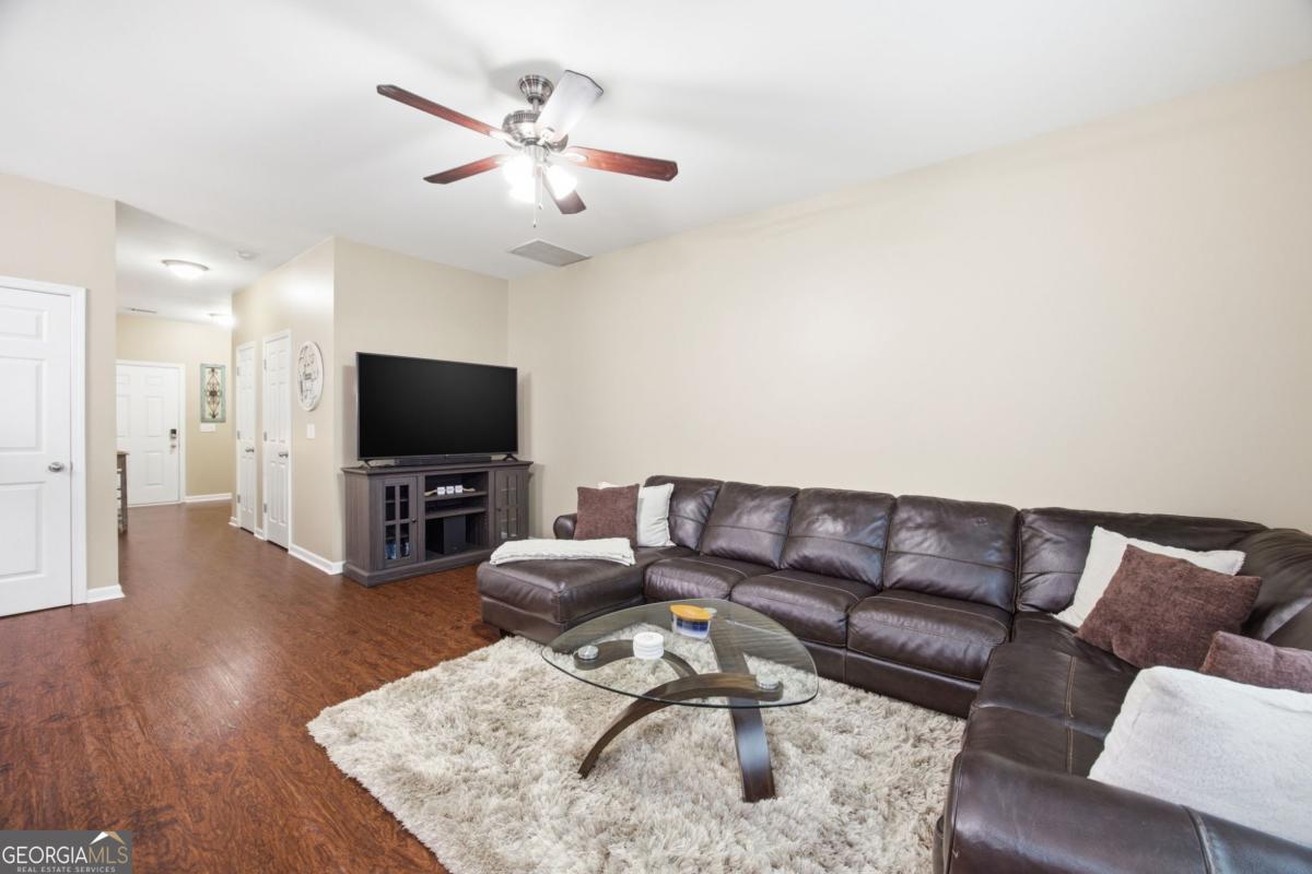 536 Oakside Place Acworth GA 30102