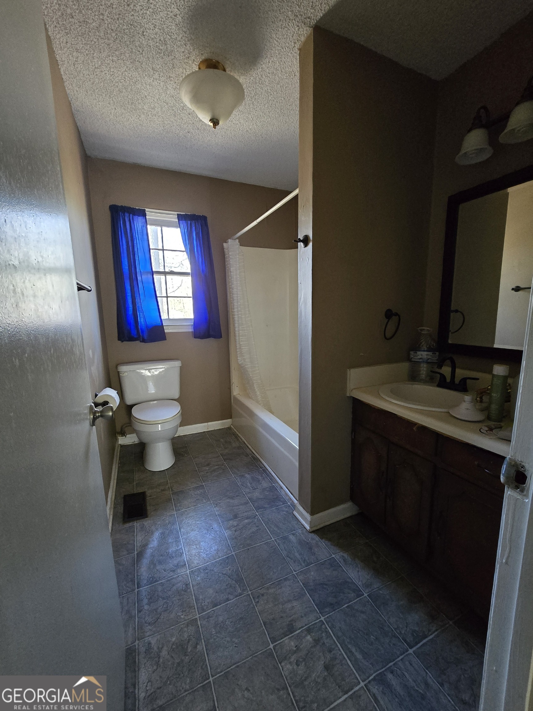 166 Lakeshore Drive N Ivey GA 31031