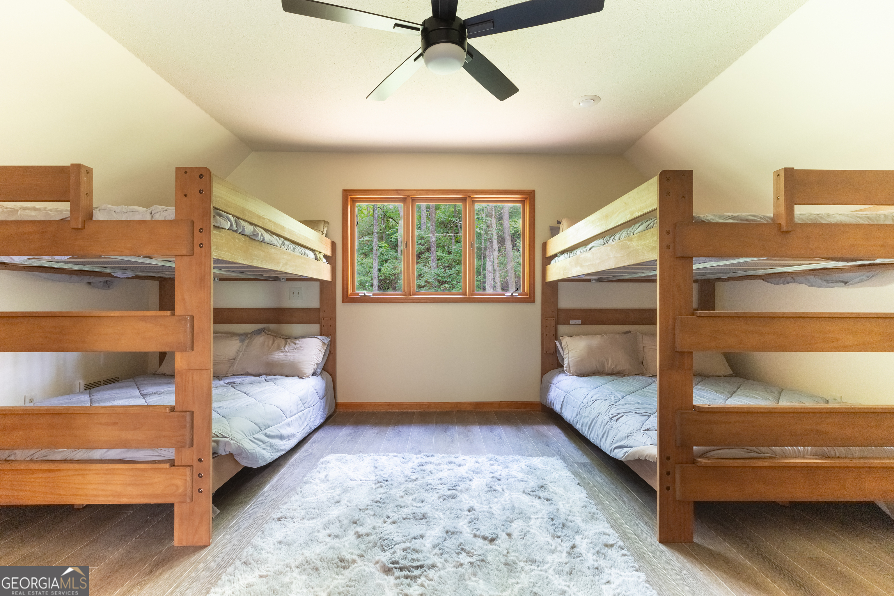 258 Ber Weg Helen GA 30545