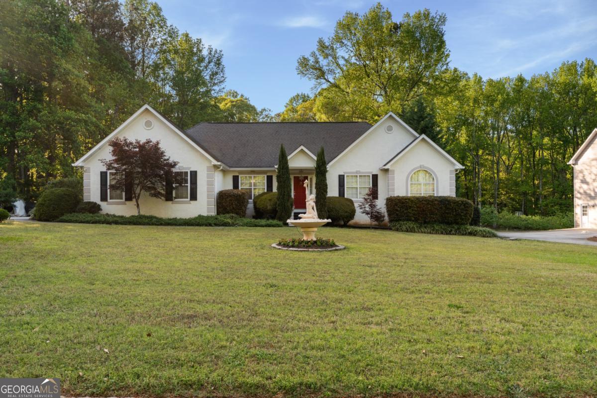 195 Galway Bend Tyrone GA 30290