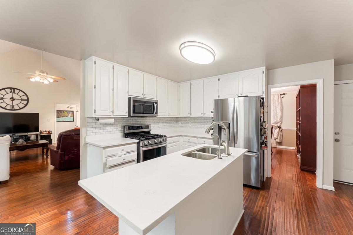 195 Galway Bend Tyrone GA 30290