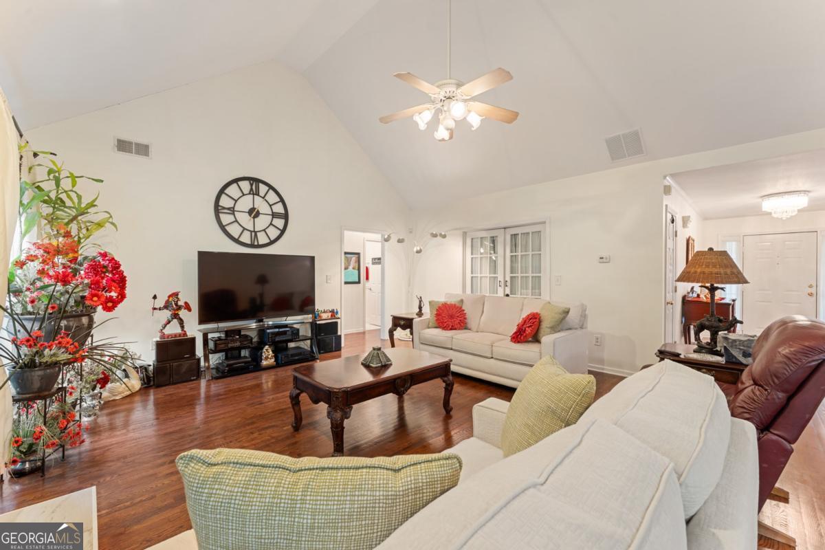 195 Galway Bend Tyrone GA 30290