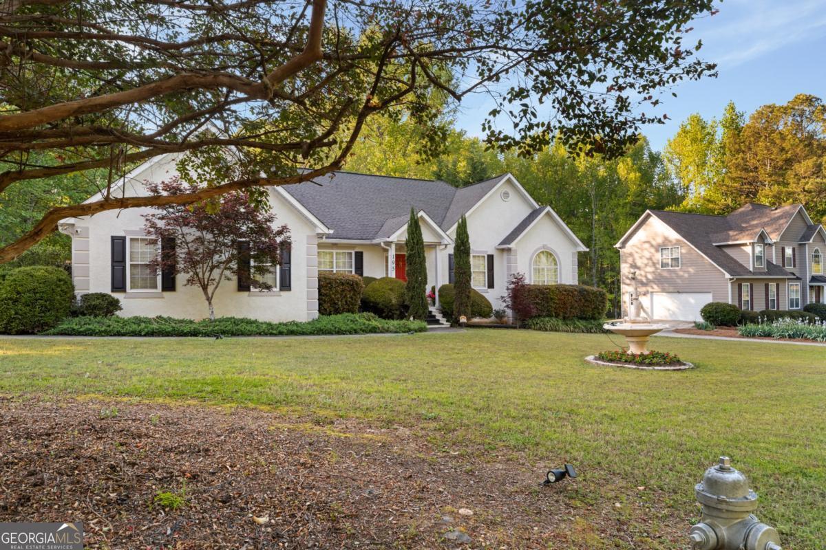 195 Galway Bend Tyrone GA 30290