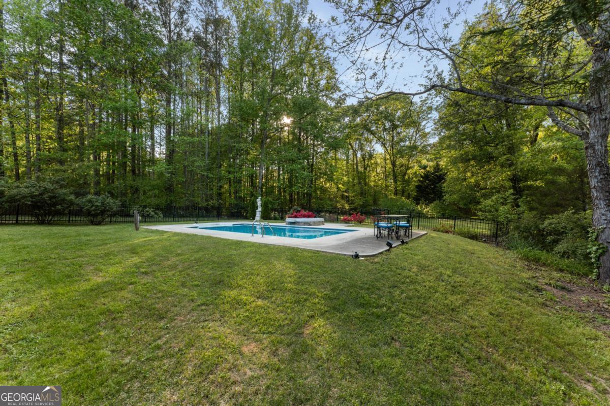 195 Galway Bend Tyrone GA 30290