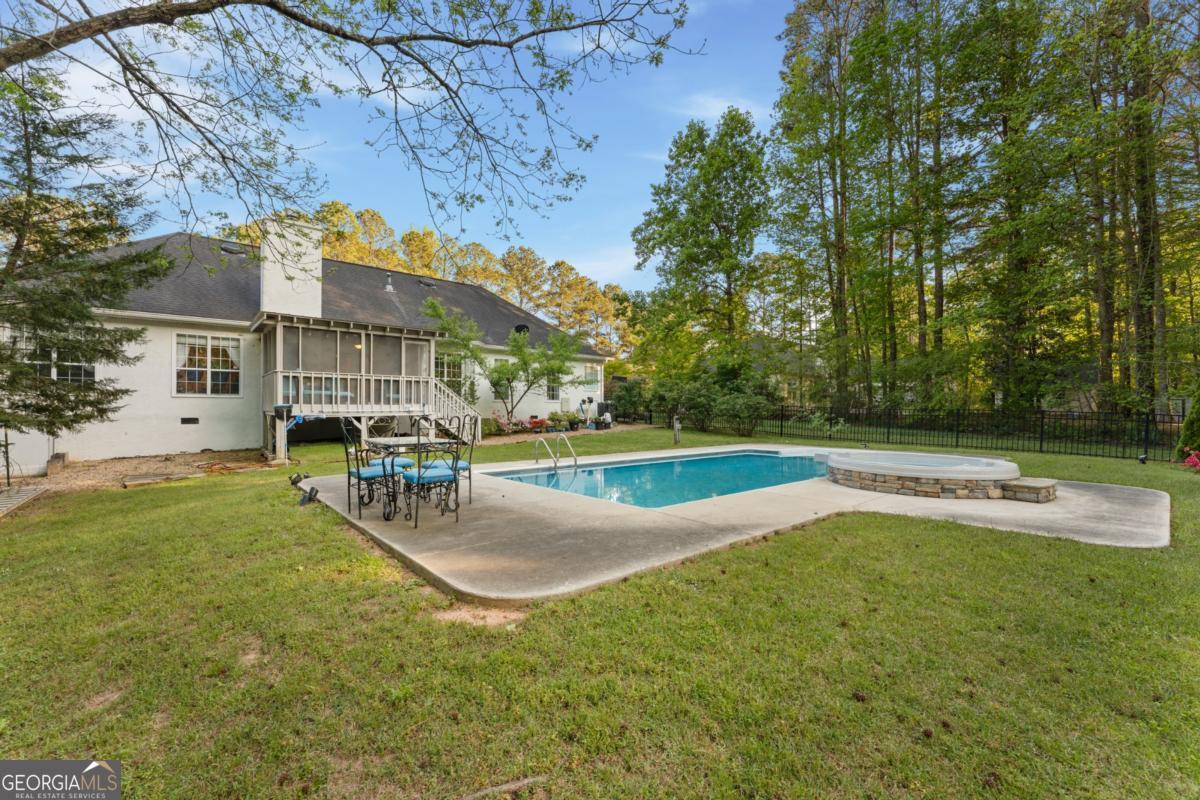 195 Galway Bend Tyrone GA 30290