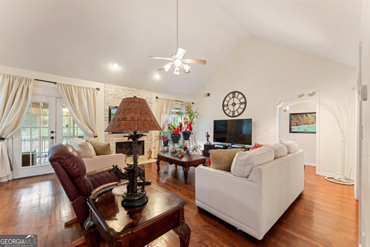 195 Galway Bend Tyrone GA 30290