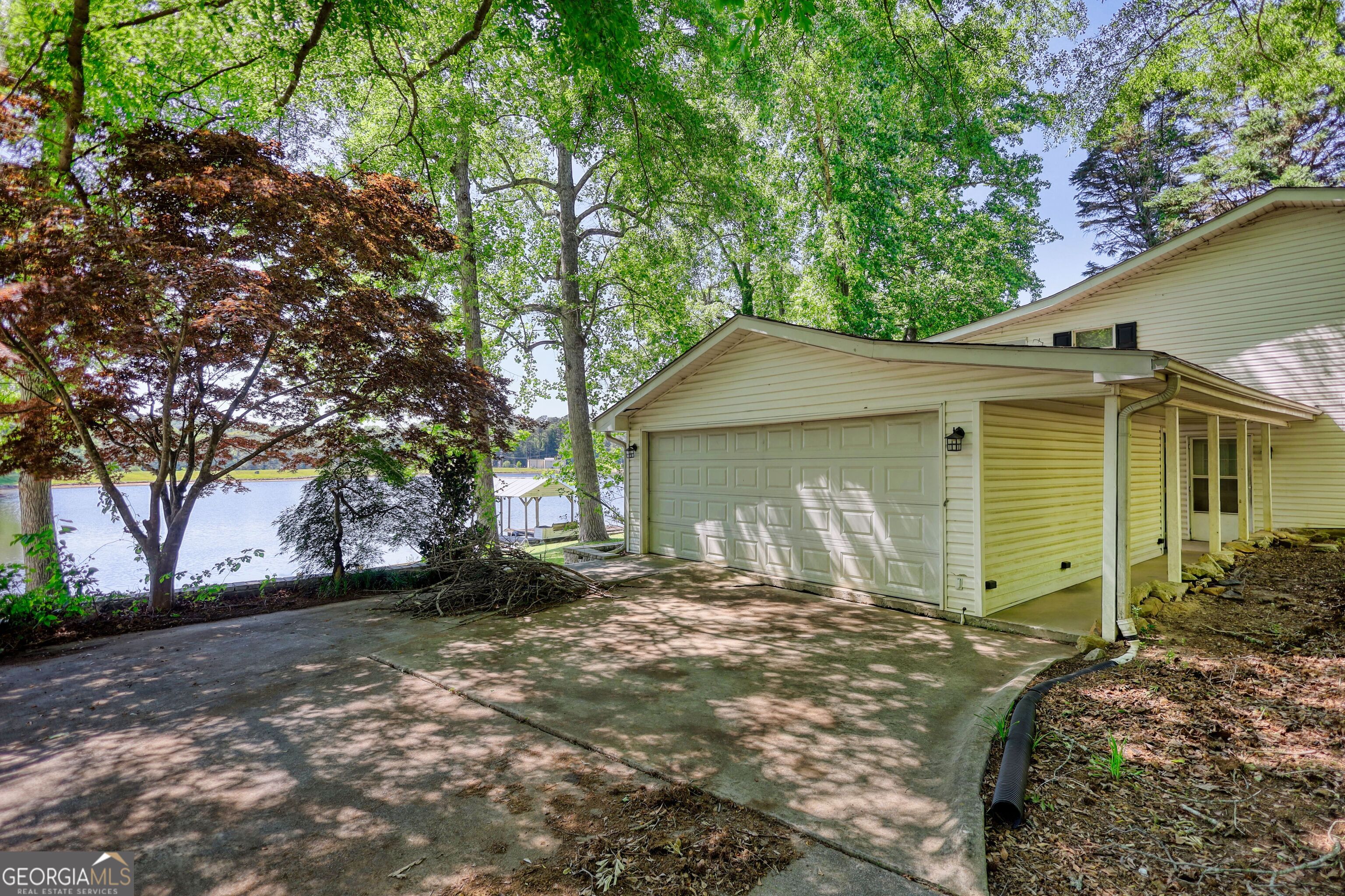 2286 NE E Lake Drive Conyers GA 30012