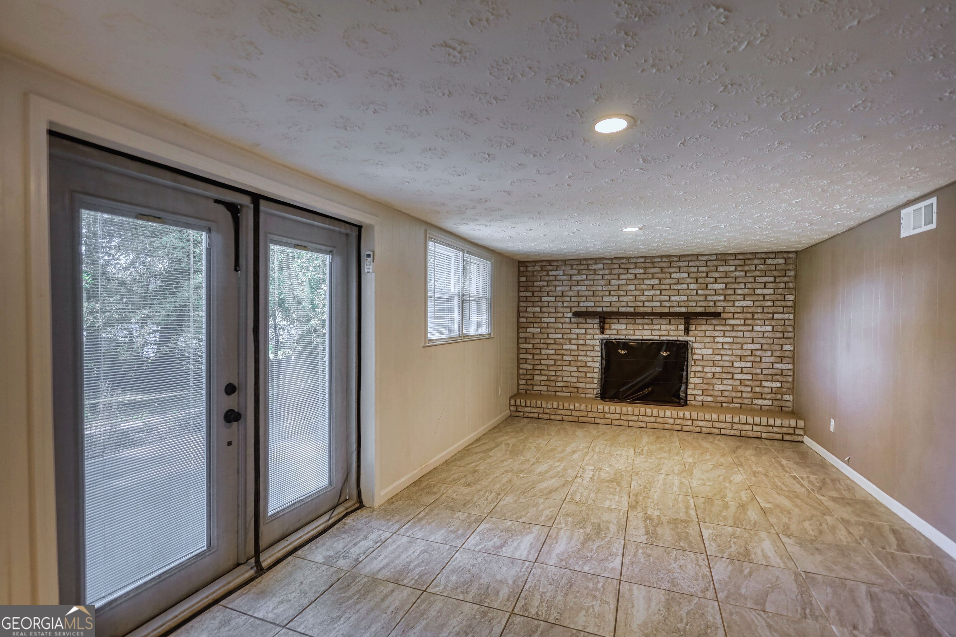 2286 NE E Lake Drive Conyers GA 30012