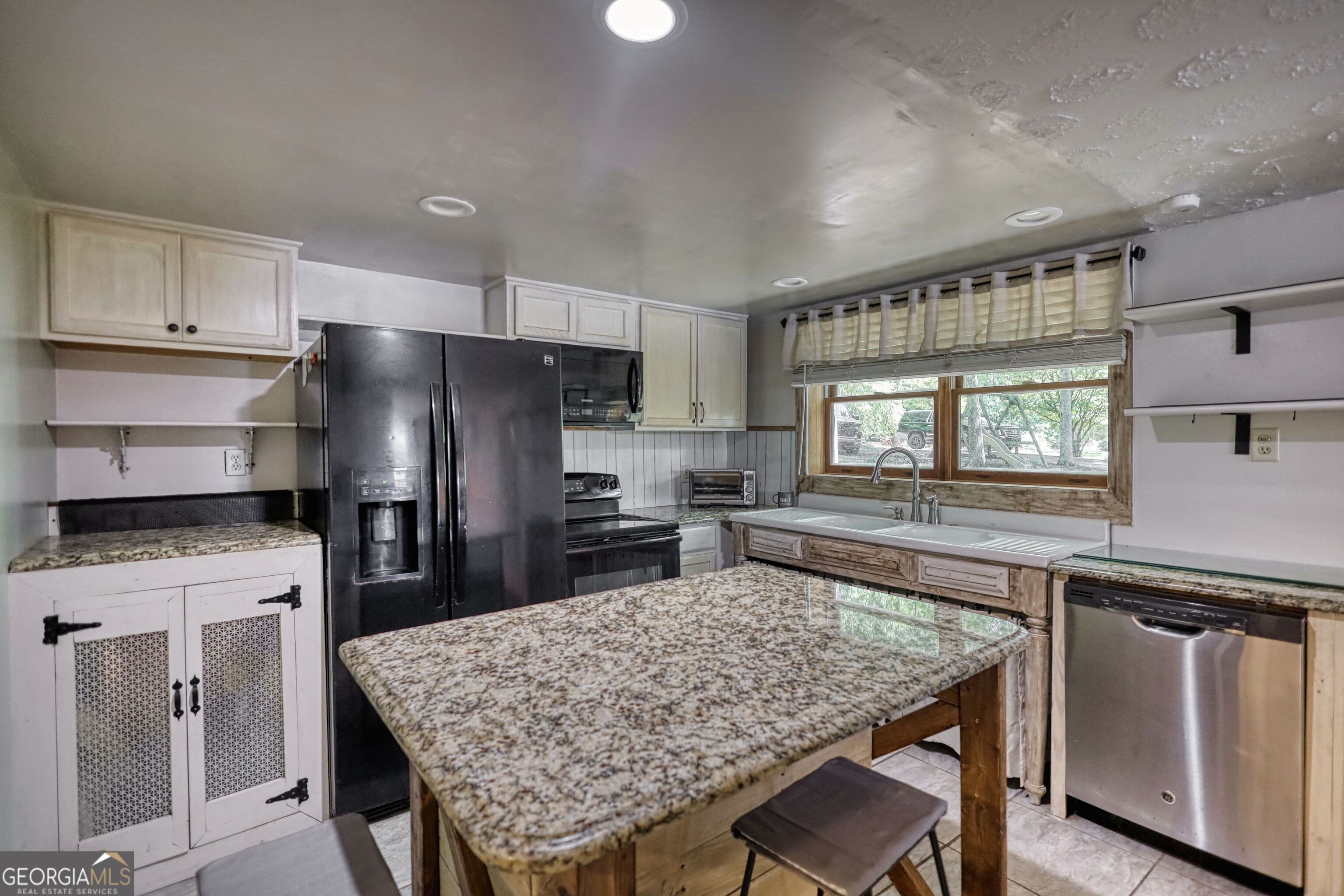 2286 NE E Lake Drive Conyers GA 30012