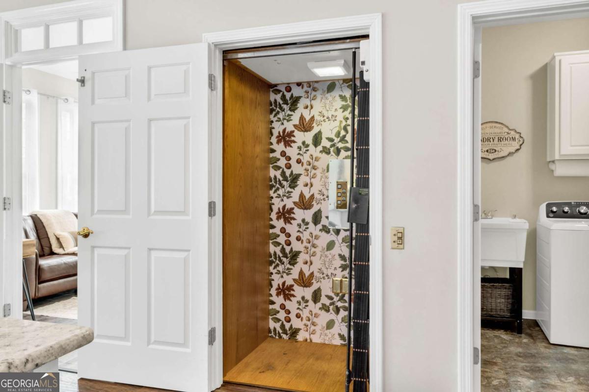 1109 Bowerie Chase Powder Springs GA 30127