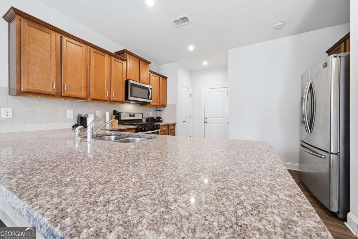 4095 Lake Manor Way Atlanta GA 30349