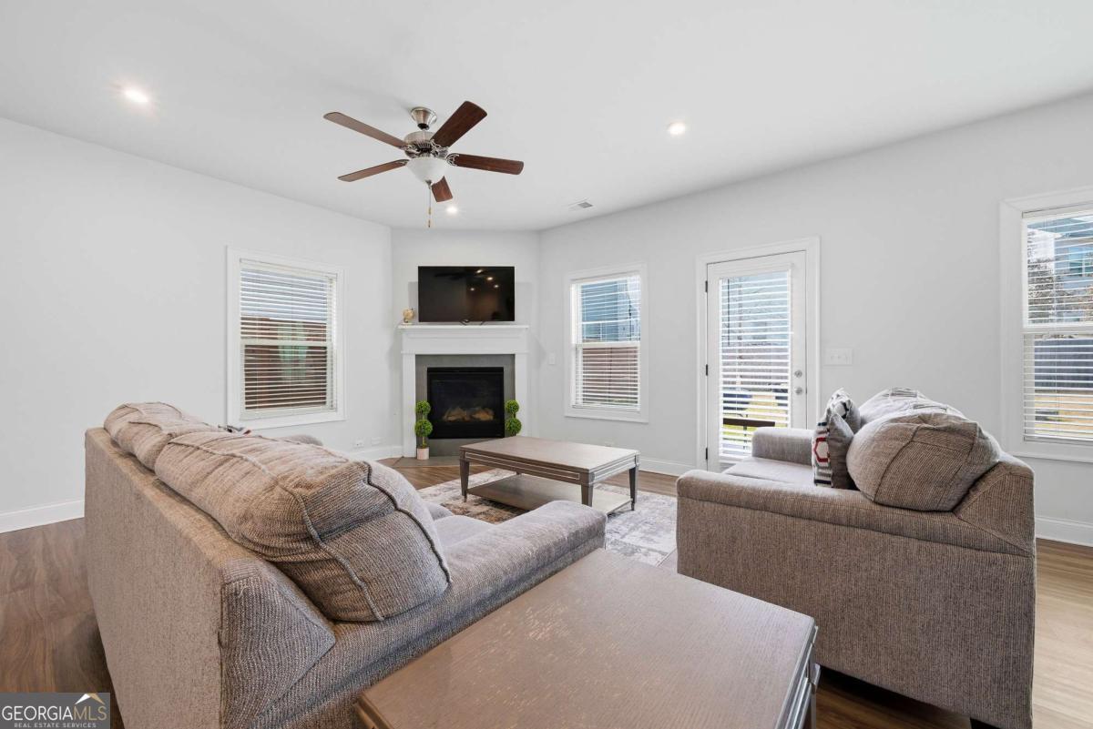4095 Lake Manor Way Atlanta GA 30349