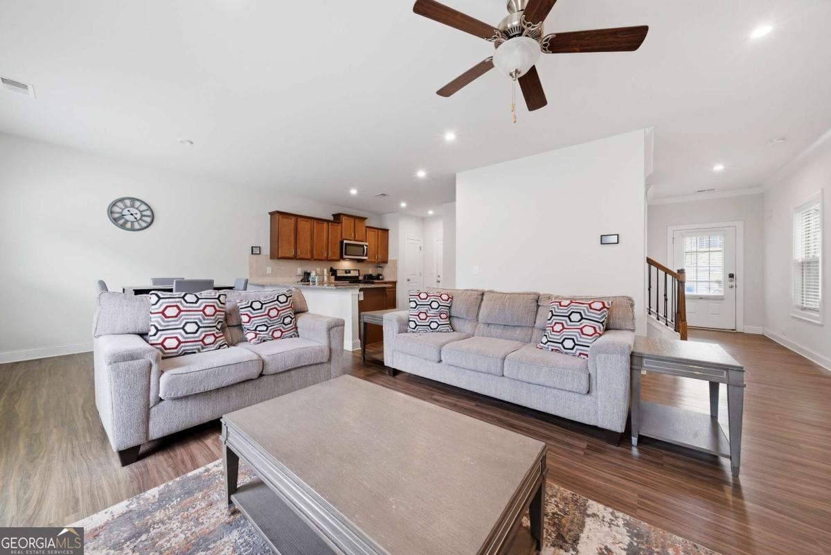 4095 Lake Manor Way Atlanta GA 30349