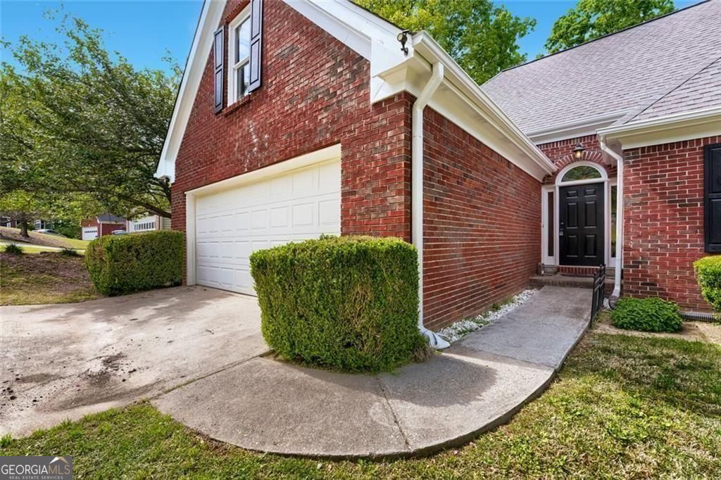 2128 Cluster Lane Grayson GA 30017