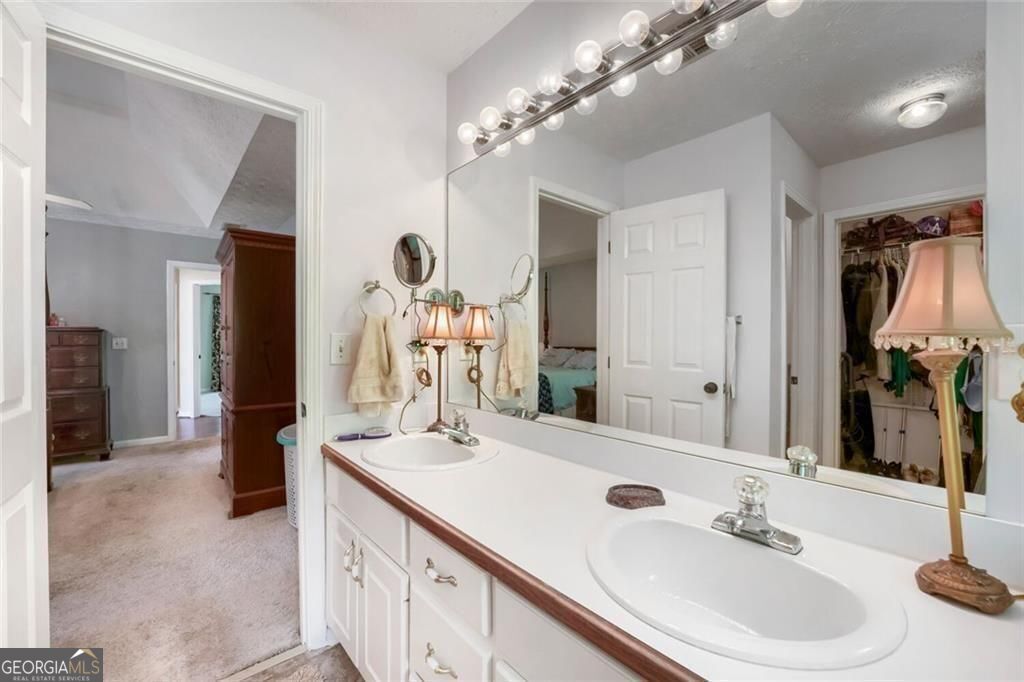 2128 Cluster Lane Grayson GA 30017