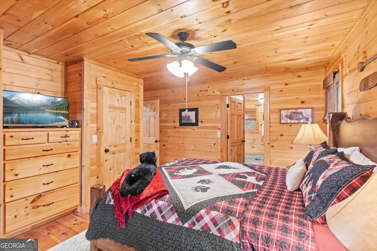 61 Grove Lane Ellijay GA 30540