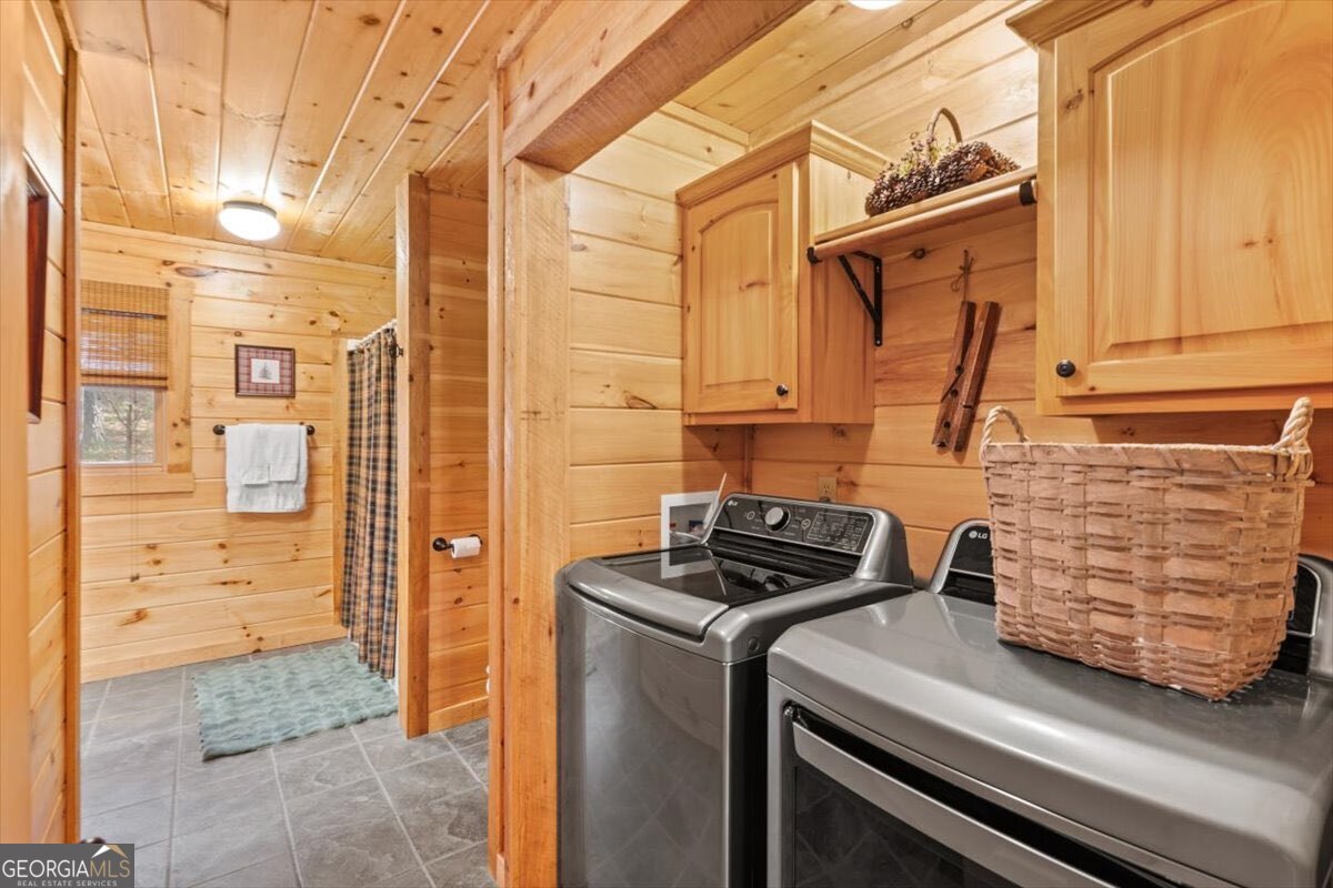61 Grove Lane Ellijay GA 30540