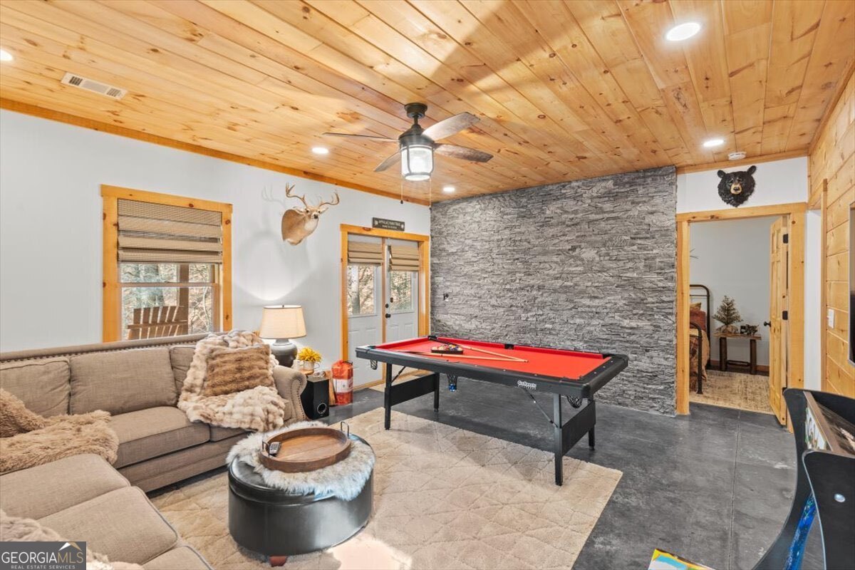 61 Grove Lane Ellijay GA 30540
