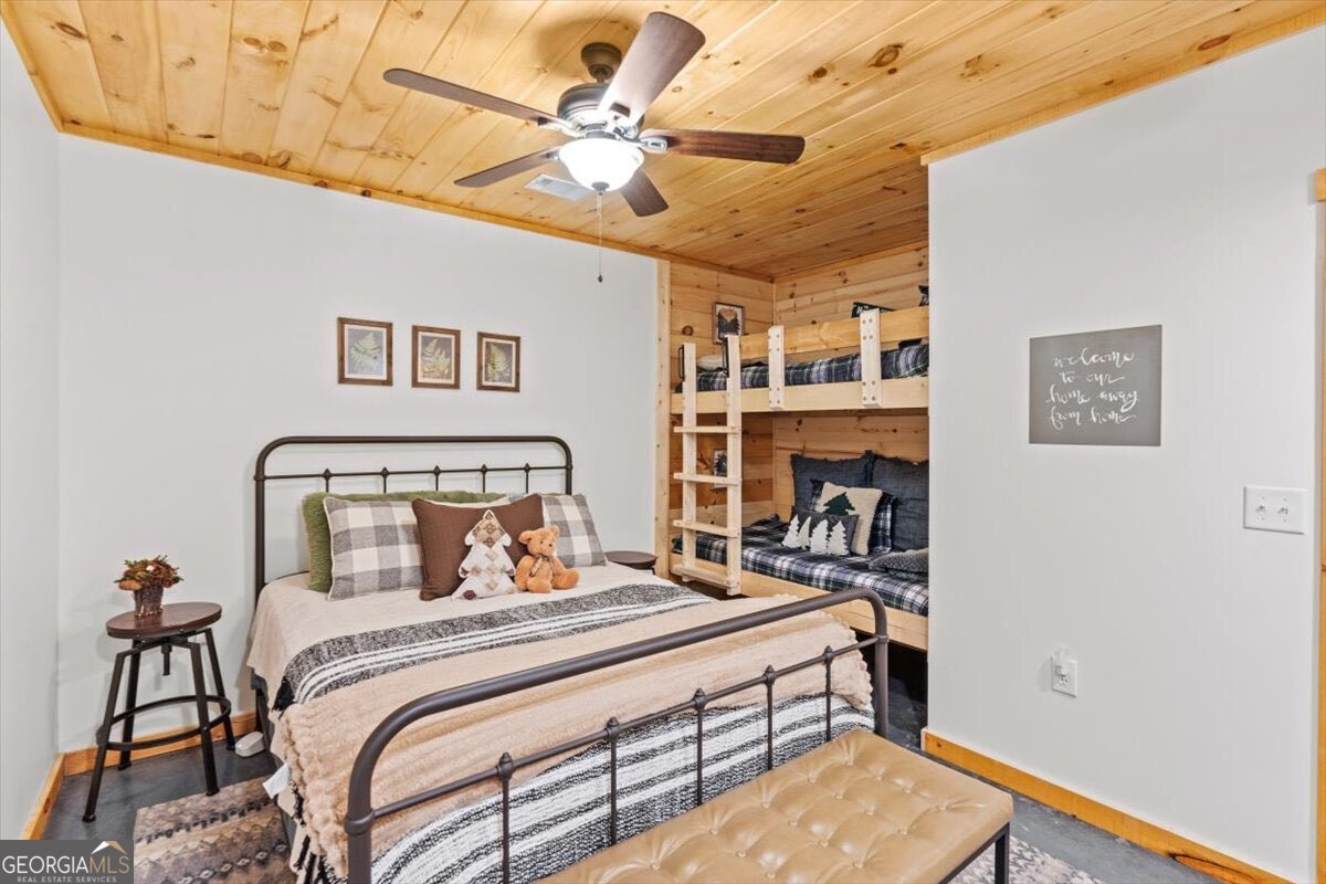 61 Grove Lane Ellijay GA 30540