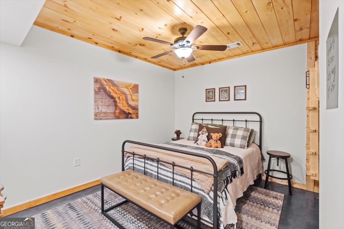 61 Grove Lane Ellijay GA 30540