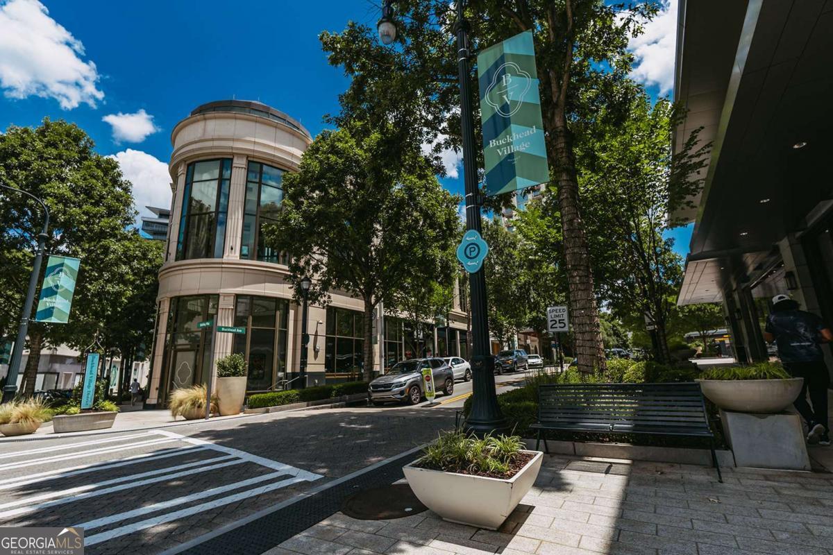 2795 Peachtree Road NE Atlanta GA 30305