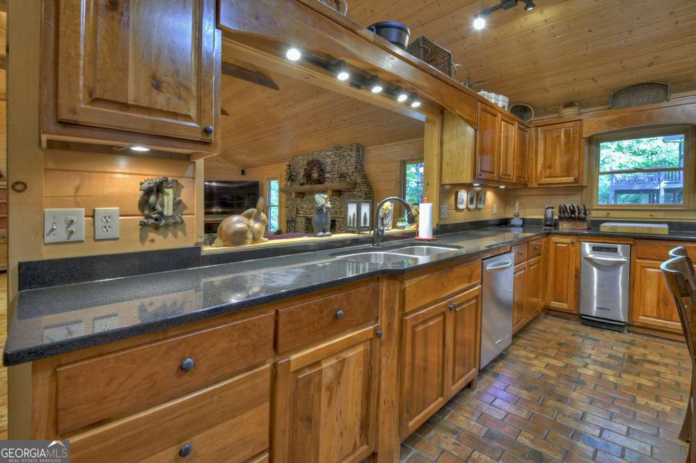 730 Riverside Lane Blue Ridge GA 30513