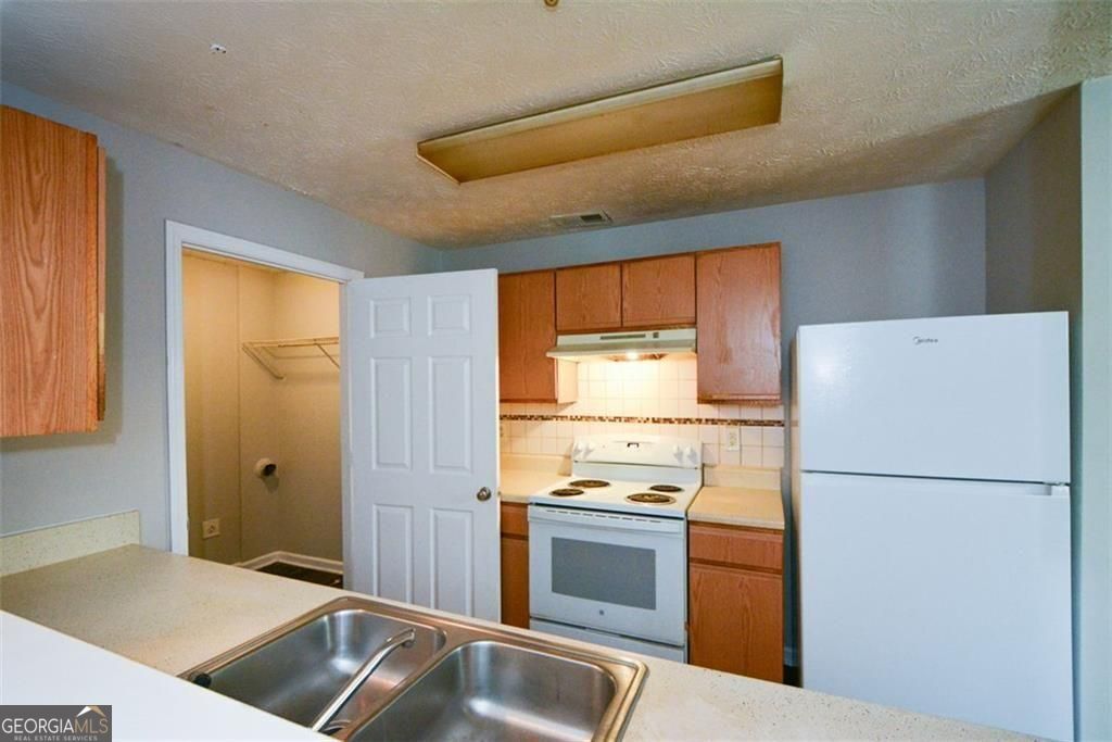 8304 Fairington Village Drive Lithonia GA 30038