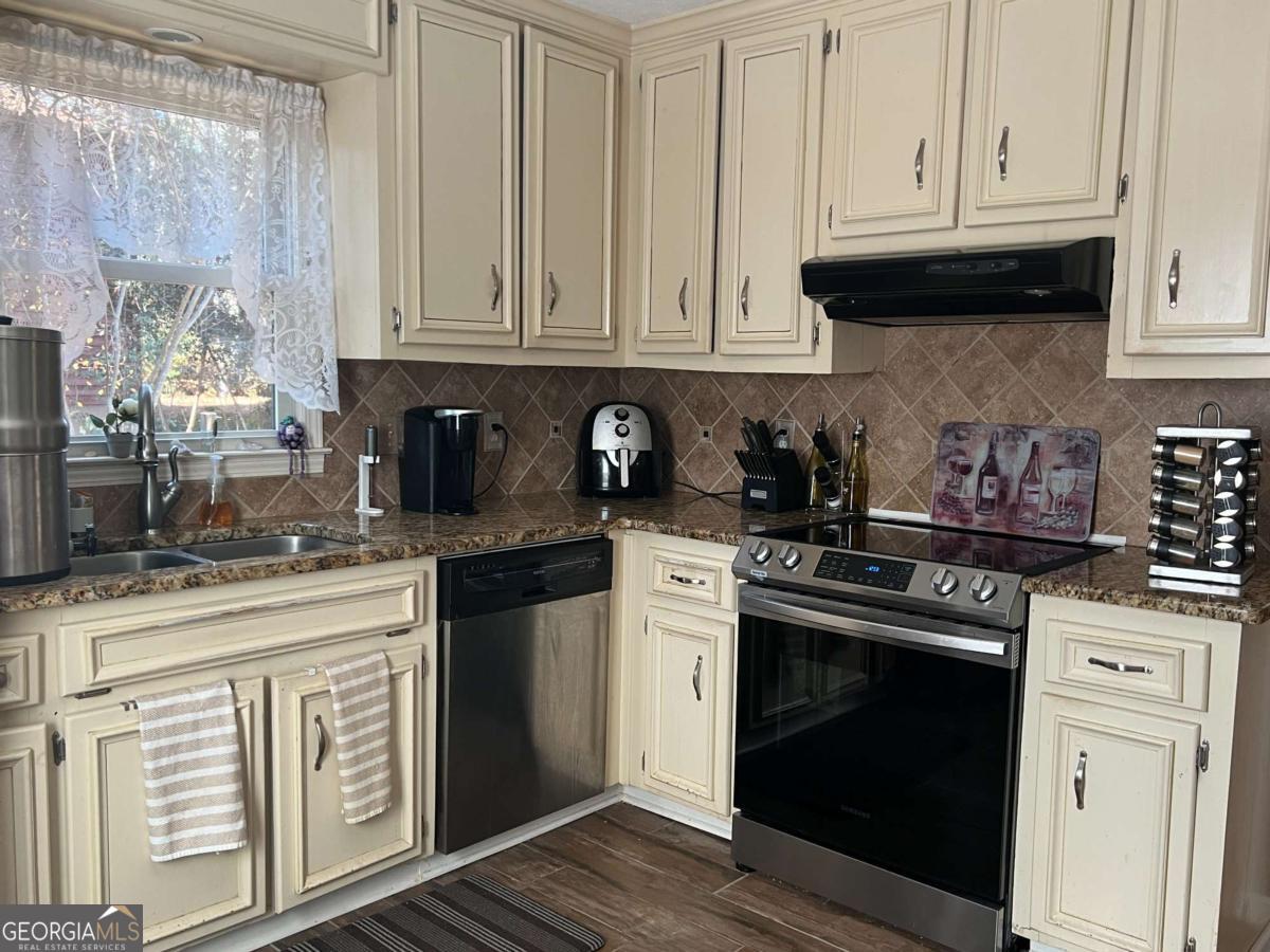 313 Chattahoochee Way Woodstock GA 30188